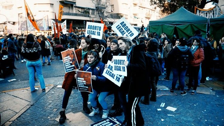 750x569 que sea ley 00 01 53 21 7806 2